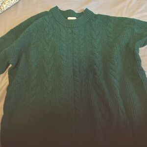 Green over size sweater (2x) 
Ava & Viv